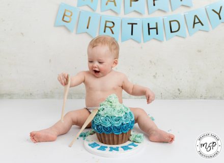 Blue cake smash photos