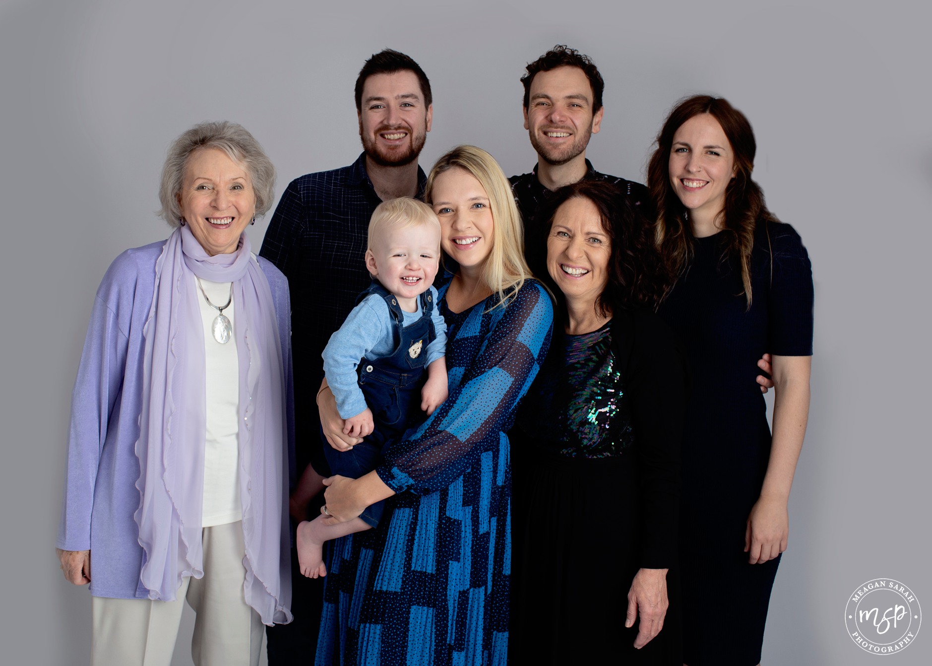 Family,Portrait,Group,Family of 7,Affordable photographer leeds,Fun Photos,Horsforth,Leeds,Little Ones,Meagan Sarah Photography,Photographs,Pictures,Professional Photographer in Leeds,Studio,White background,West Yorkshire Photographer,
