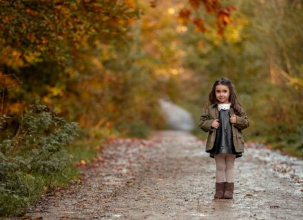 Autumn mini photoshoot for families. Otley Chevin, Roundhay Park and Horsforth. Warm leaves.
